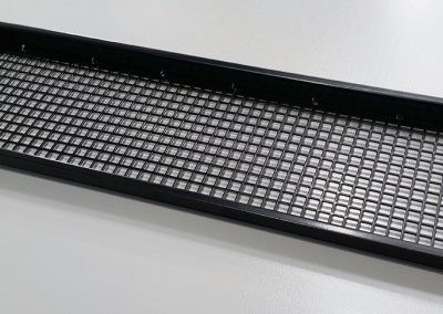 Powder coated aluminium tray vents